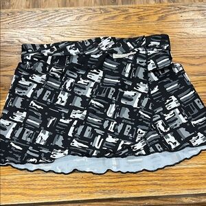 THE SWEET SPOT | Fast N’ Flirty Running skirt blk/grey/wht abstract OS 2-14